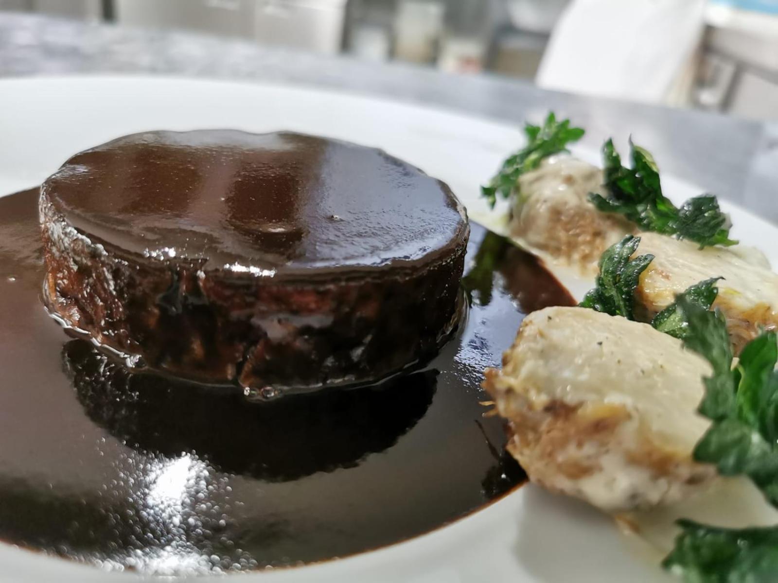 Logis Hotel - Restaurant Maison Claude Darroze لانغون المظهر الخارجي الصورة
